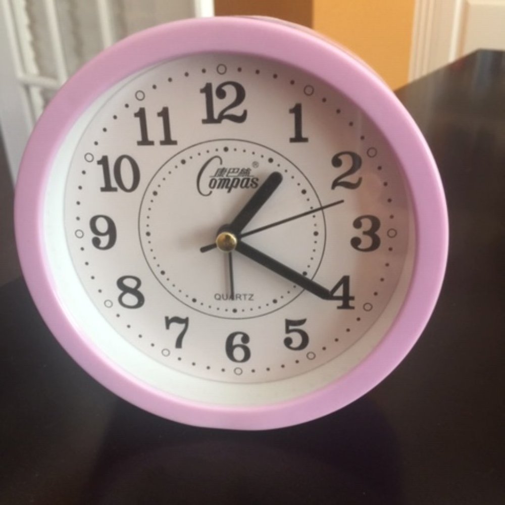 Round Desk Table Clock (4.5" by 4.5")